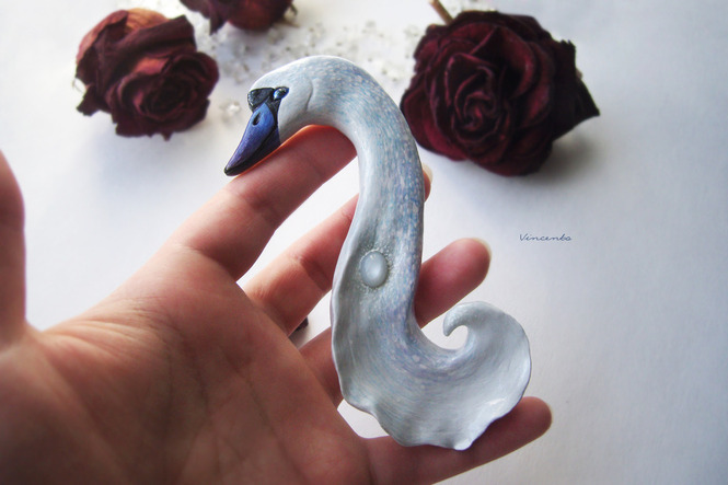 Волшебная брошь "Принцесса-Лебедь" - необычное украшение с лебедем