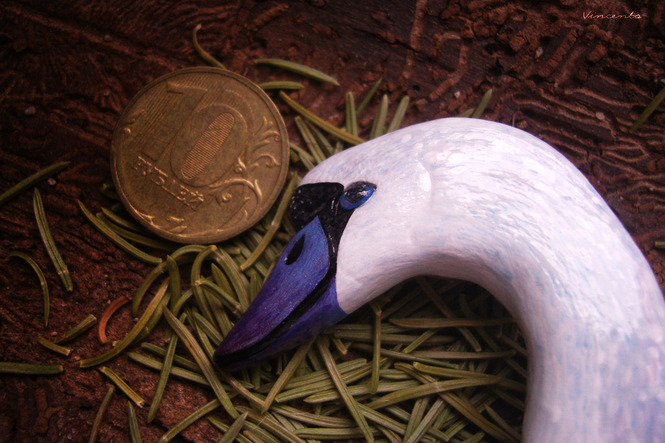"Принцесса-Лебедь", волшебная брошь с натуральным лунным камнем (по мотивам "Лебединого озера")