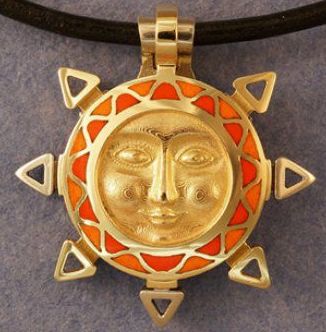 Медальон из серебра и золота "Солнце" от Ювелирной студии Ильи Палкина