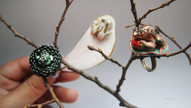 Необычное кольцо с лягушкой (скульптурная миниатюра)