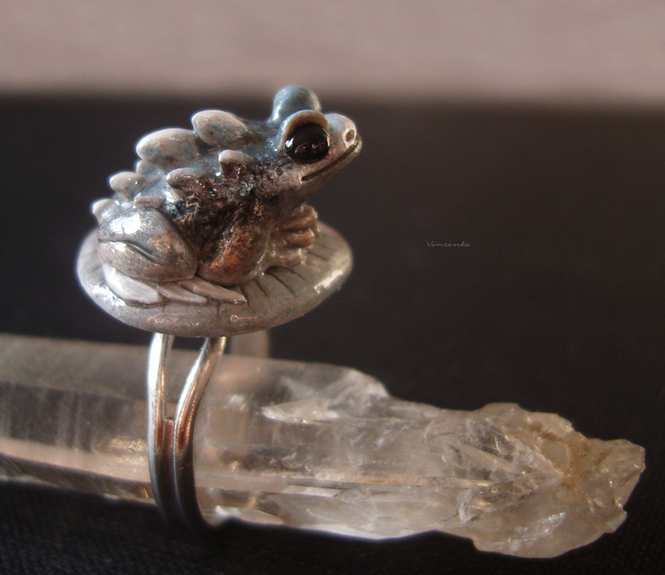 Необычное украшение - кольцо с волшебной Драконьей Лягушкой