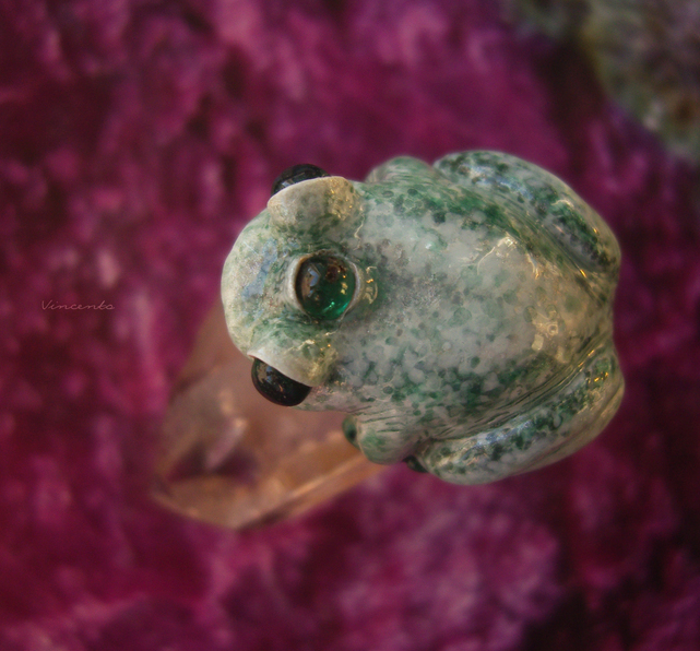 Необычное кольцо по фен-шуй в виде лягушки