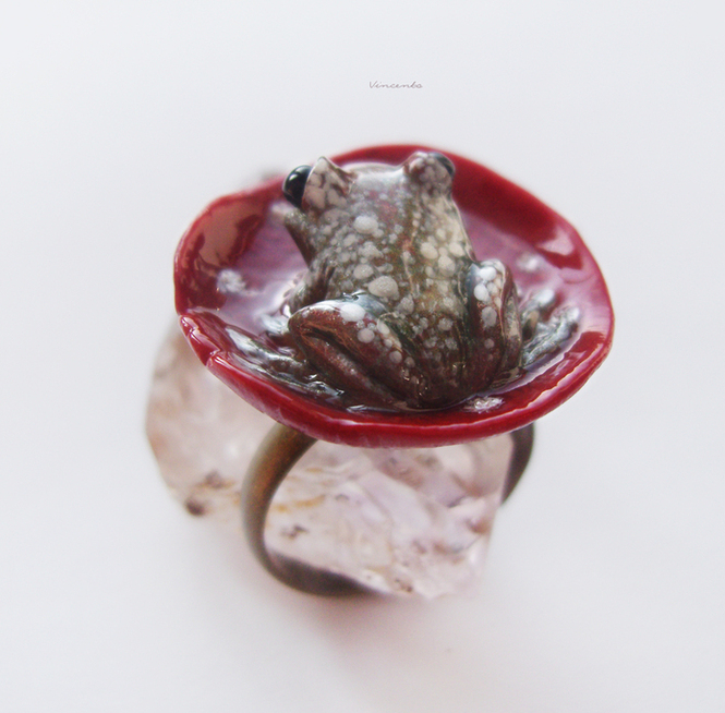 Волшебное кольцо с лягушкой и мухомором "Жду принца!"