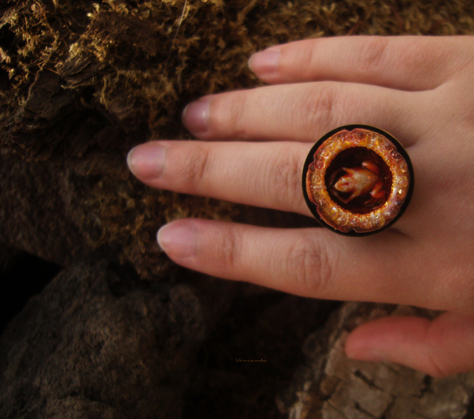 Нарядное кольцо к Хэллоуину в виде лягушки и тыквы